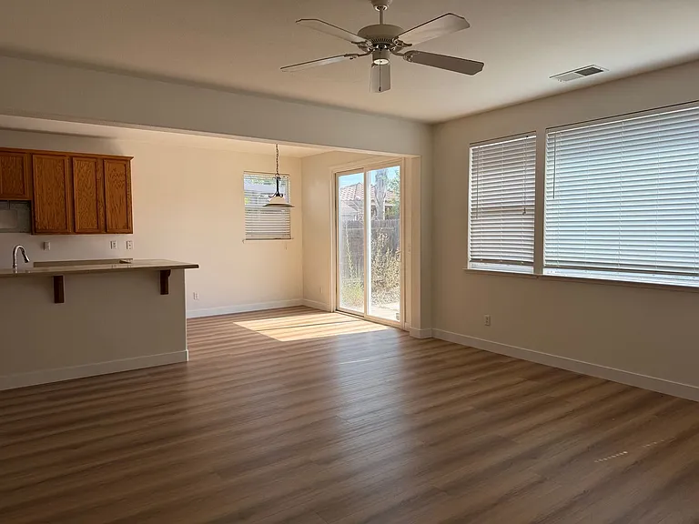 8313 Dandelion Dr — Photo 3