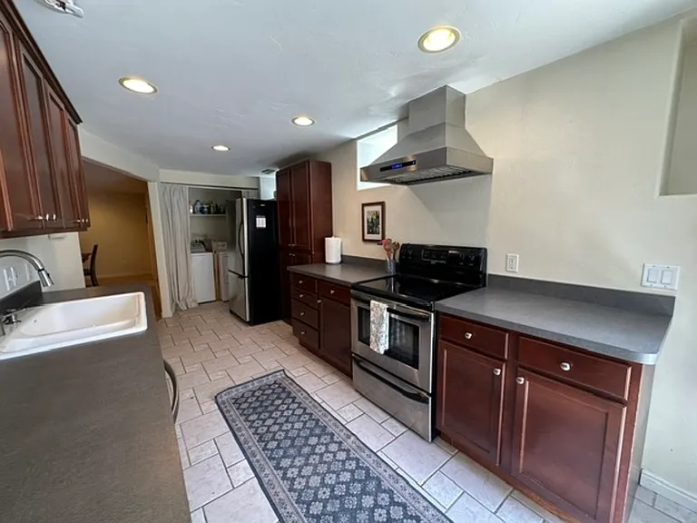 322 E 6th Ave — Photo 1