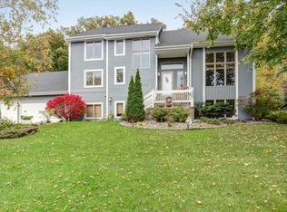 1482 Kings Wood Rd, Eagan, MN 55122