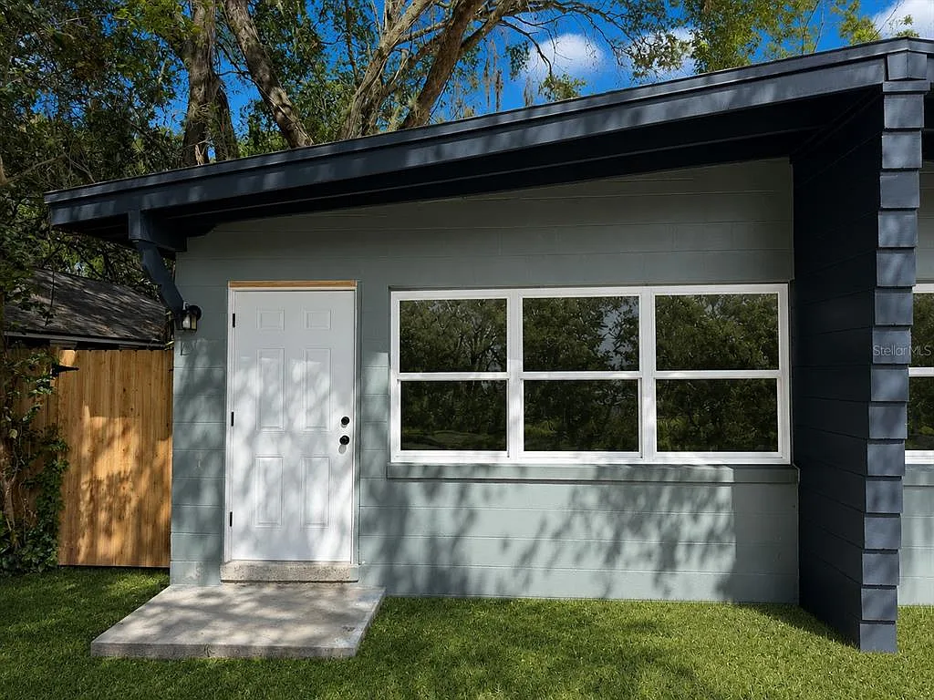 2 bed, 1.0 bath, 980 sqft, $1,950 — Photo 1