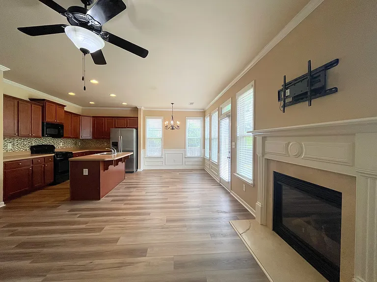 989 Parkside Wood Ct — Photo 8