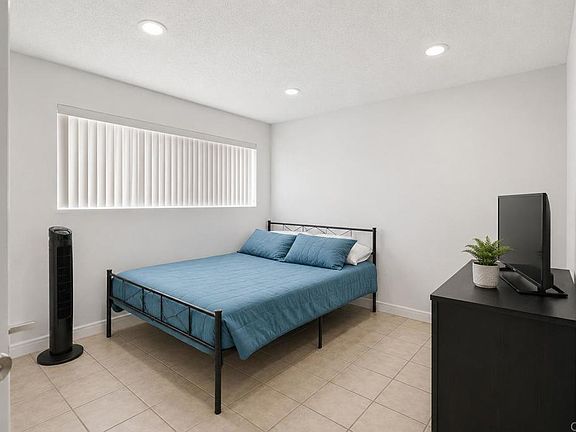 4th image of 468 Colorado Ave APT B