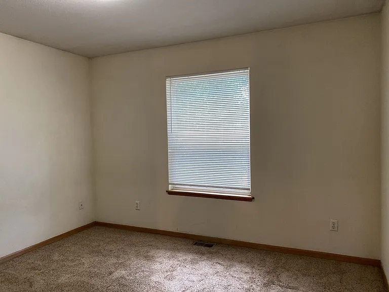 610 S Whitcomb St #B — Photo 20
