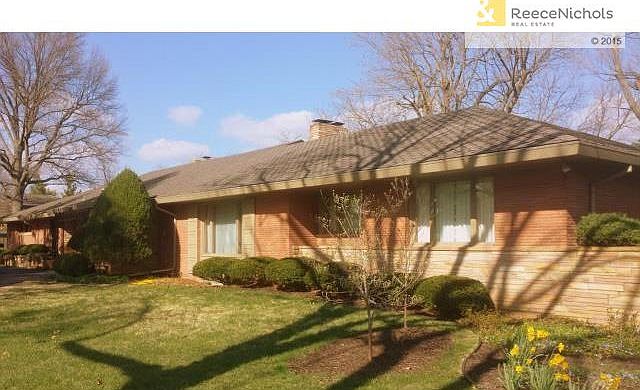 Rambling ranch on Leawood estate size lot. Roof only 2 years you