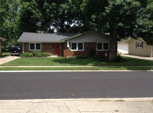 88 Danbury Dr, Springfield, IL 62704