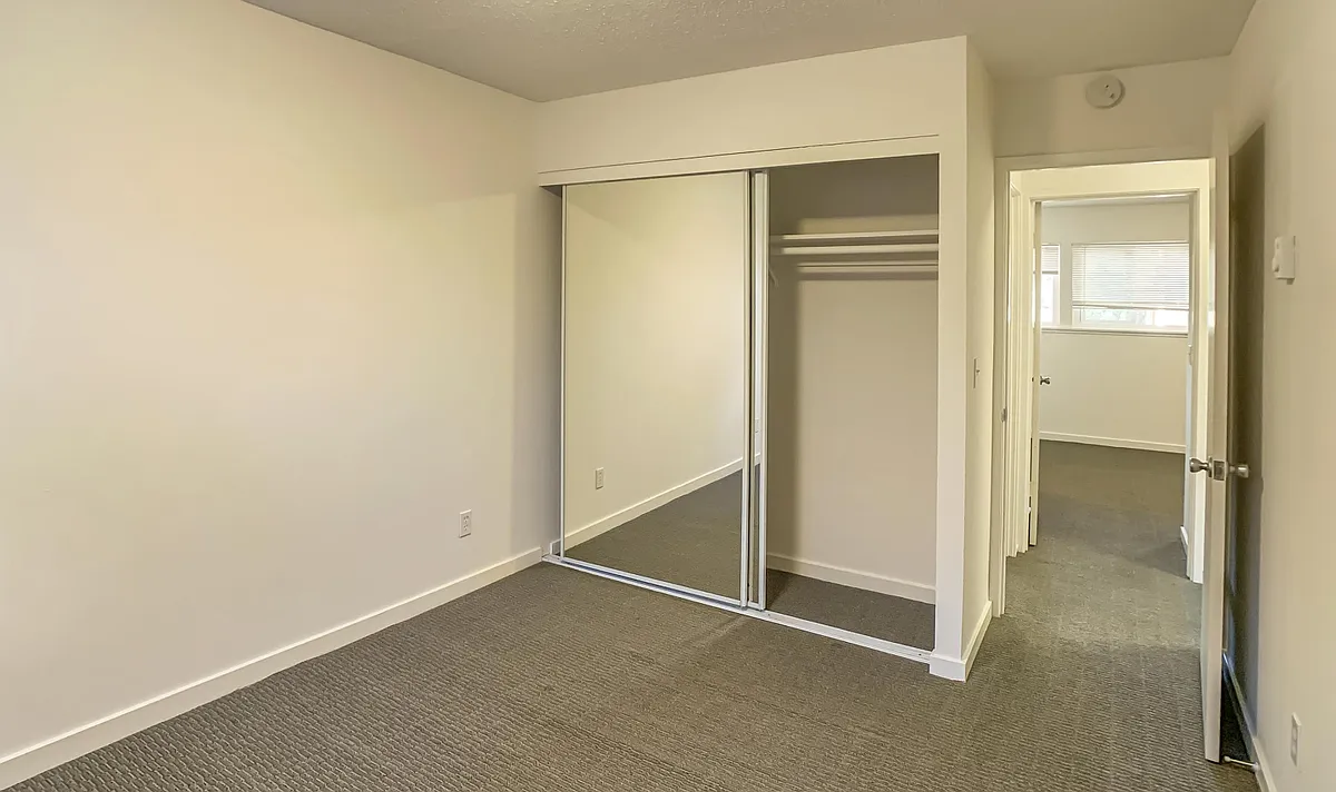 Building Photo - 1742 Spruce St #22