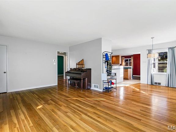 4th image of 500 Bacon Ave