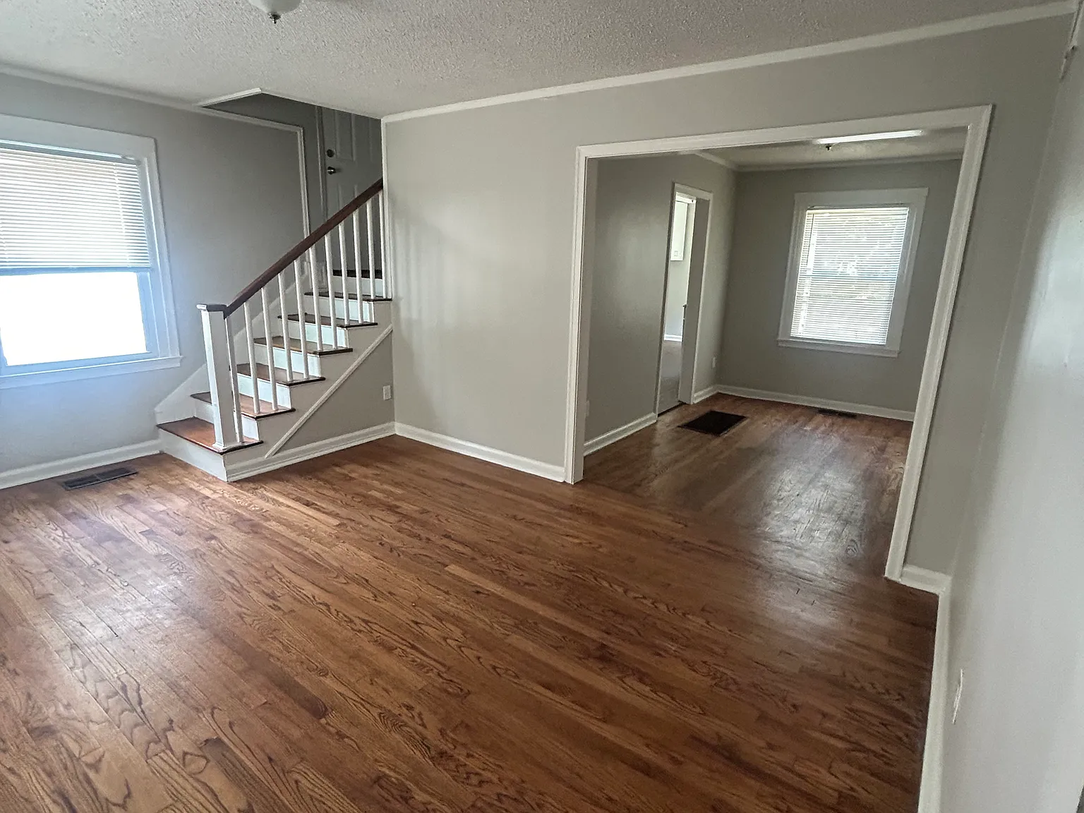 3 bed, 1404 sqft, $1,450 — Photo 1