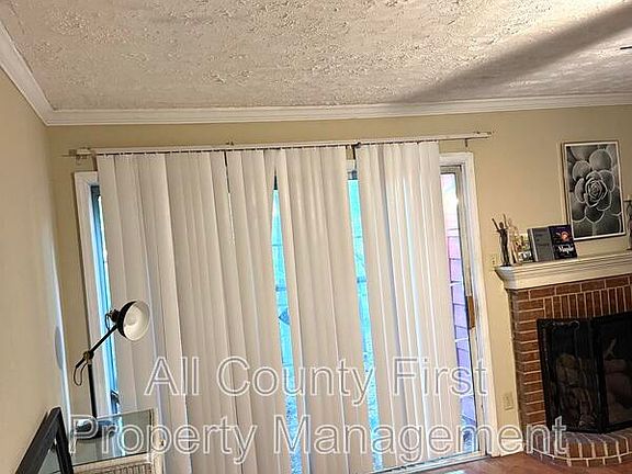 3rd image of 910 Glynn Oaks Dr Unit 2