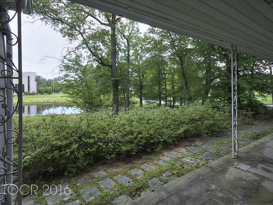 2nd image of 597 Russell Ave