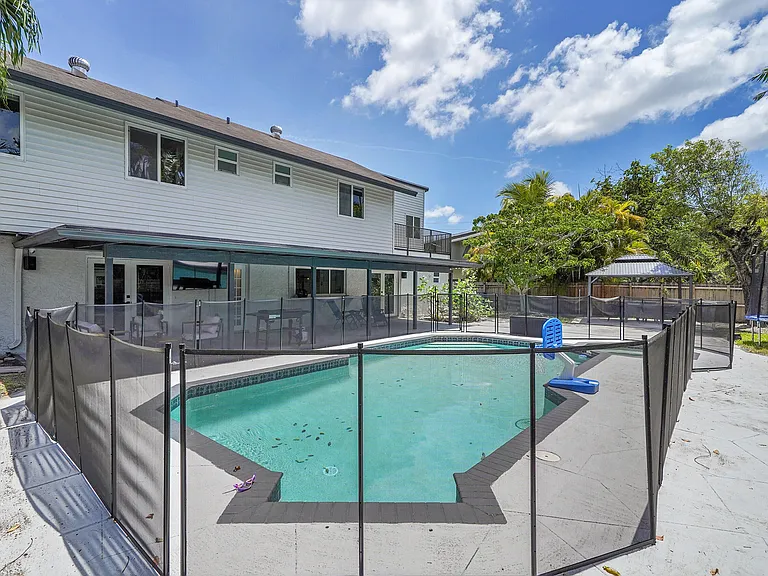 10108 SW 53rd Ct — Photo 46