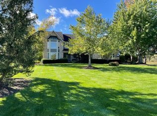 4 Westwind Ct, Hawthorn Woods, IL 60047