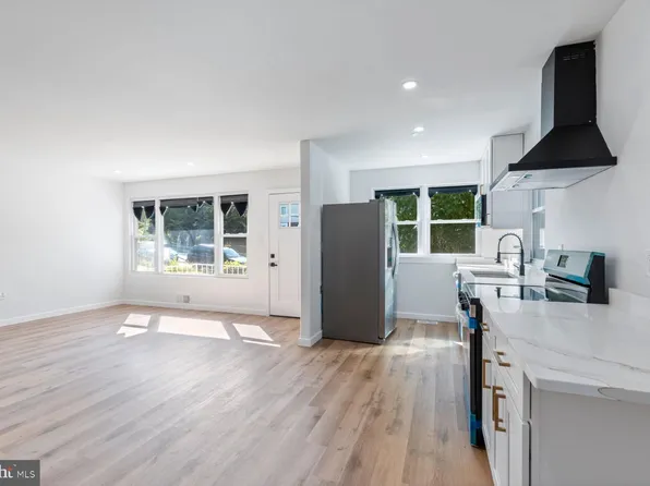 2814 Curtis Dr, Temple Hills, MD 20748