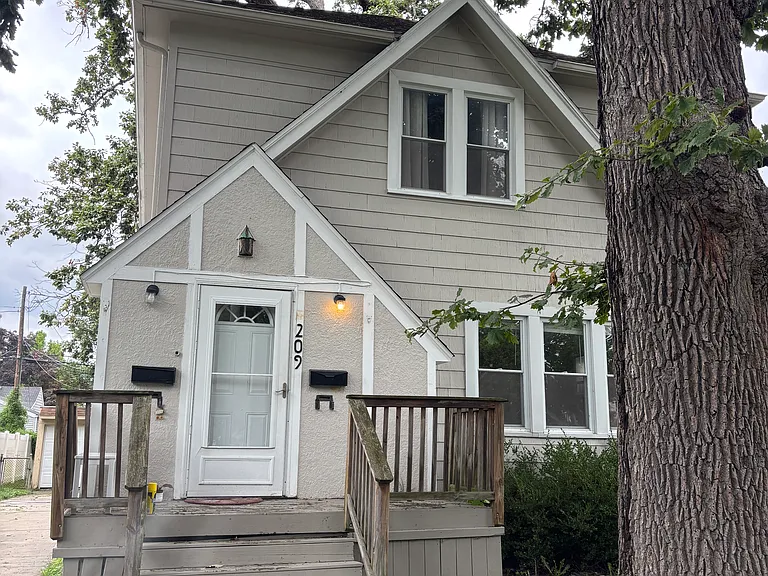 209 W Dudley St #1 — Photo 1
