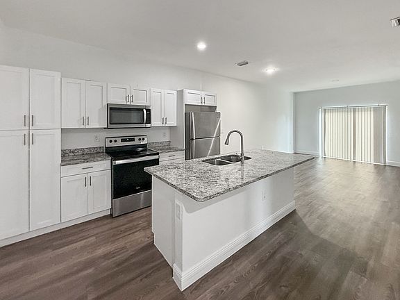 3rd image of 448 Grant Blvd #1