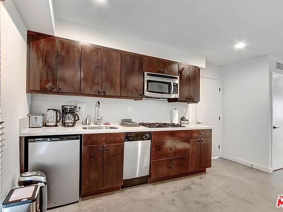 5th image of 7124 Hollywood Blvd APT 1