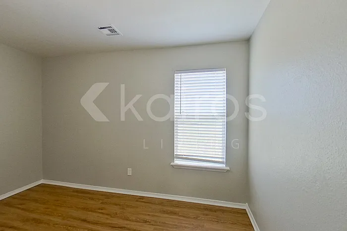 2010 Creekridge Dr — Photo 12