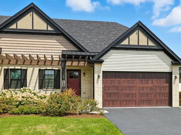 566 Mihelich Ln, Lockport, IL 60441