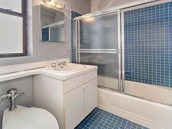 5th image of 179 E 79th St APT 10C