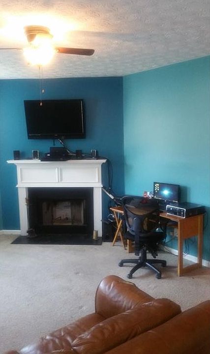 2nd image of 4902 Heritage Cir