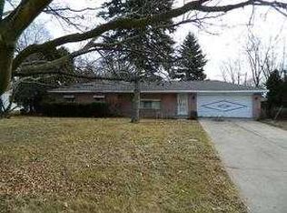 1220 N Center Rd, Saginaw, MI 48638