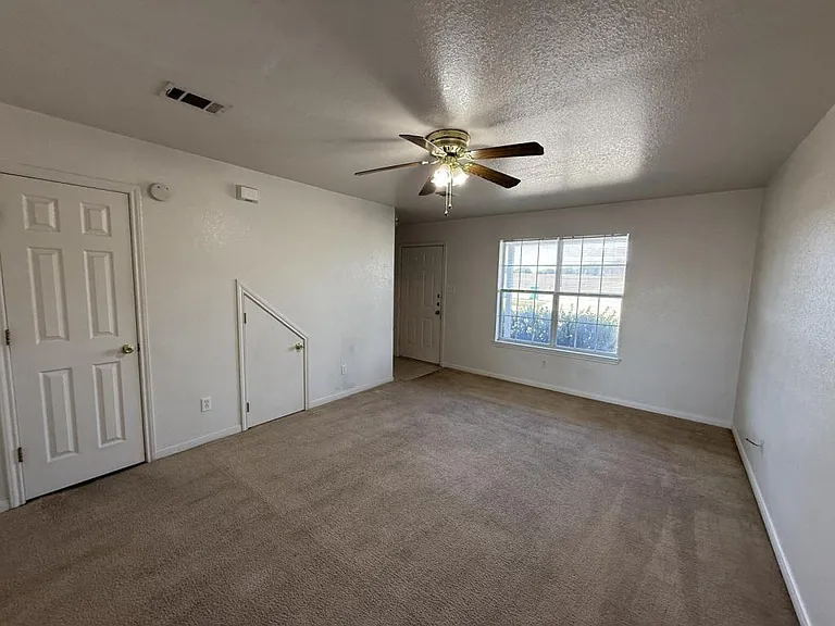 705 S Amy Ln #B — Photo 4