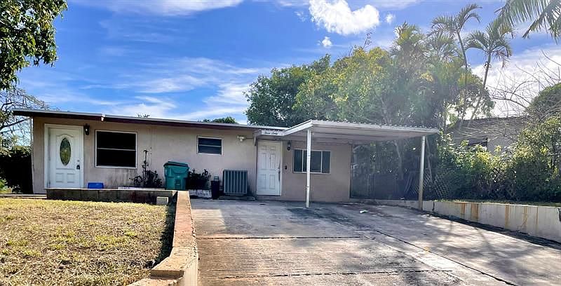 1st image of 360 N Palm Dr