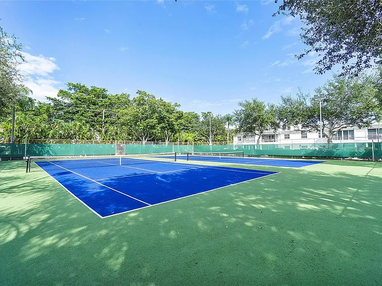 6239 Bay Club Dr #1 — Photo 35