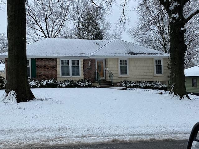 1st image of 3905 S Woodbury St