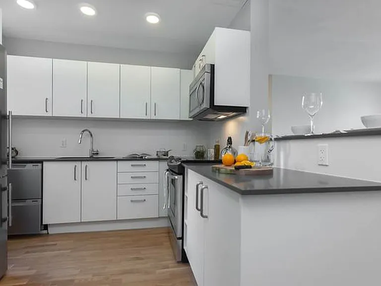 2400 Bathurst St #50023A-407 — Photo 3