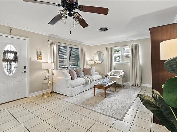 5th image of 909 Rosa Ave