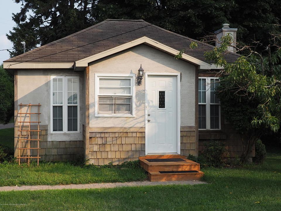 1st image of 2120 Delhi St NE