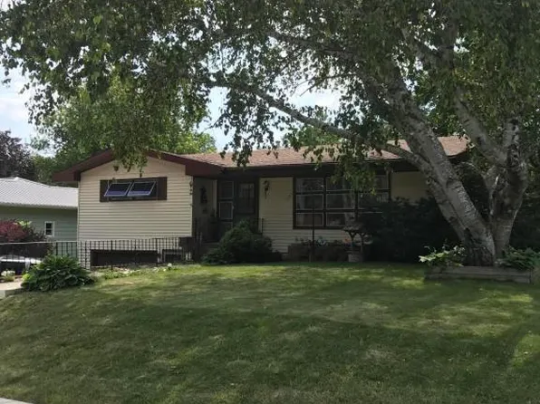 520 Lyndale Ave, Spring Valley, MN 55975