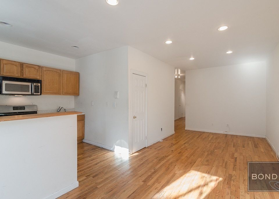 Kitchen / Living Room