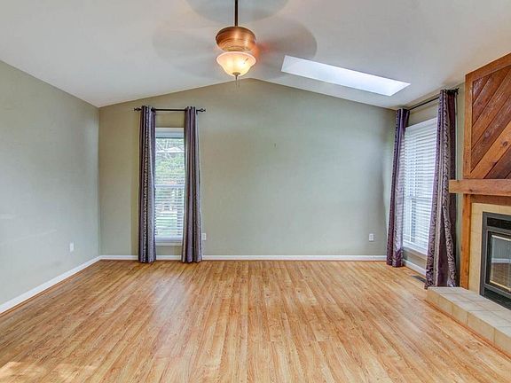 5th image of 7982 Forest Edge Dr