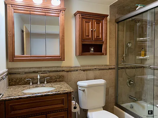 Sold by R New York | media 36