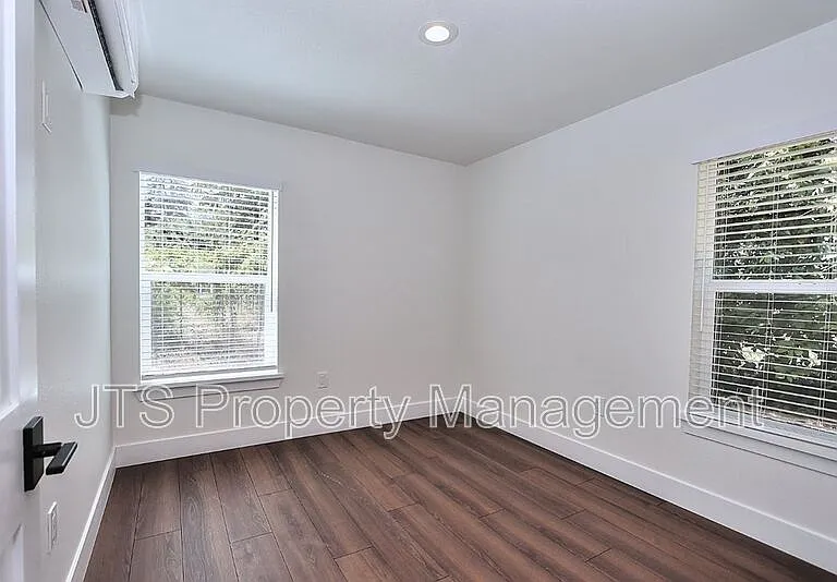 4712 65th St — Photo 31