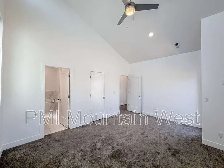 506 W 2200 N — Photo 21