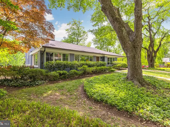 5401 Uppingham St, Chevy Chase, MD 20815