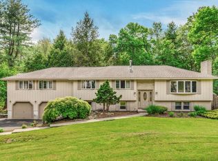 16 Cayuga Rd, Tewksbury, MA 01876