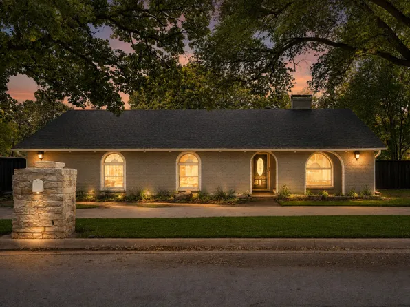 3911 Shady Valley Dr, Arlington, TX 76013