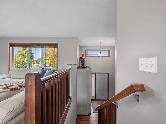 5th image of 7391 Kahler Cir NE