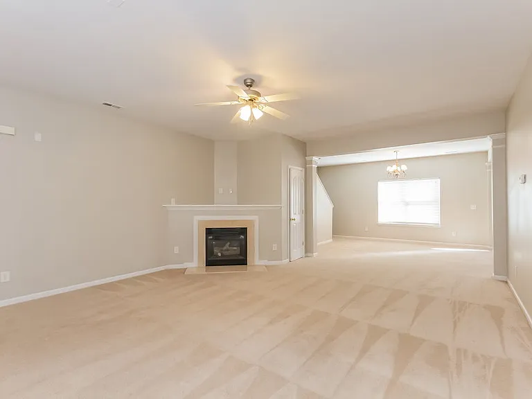 4716 Potters Glen Rd — Photo 3