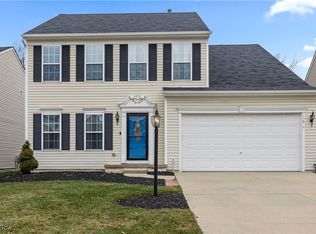 190 Stonepointe Dr, Berea, OH 44017