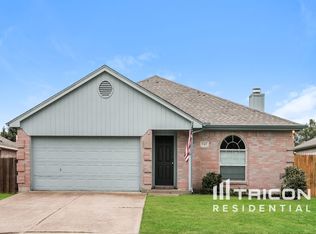 941 Carlin Ln, Burleson, TX 76028
