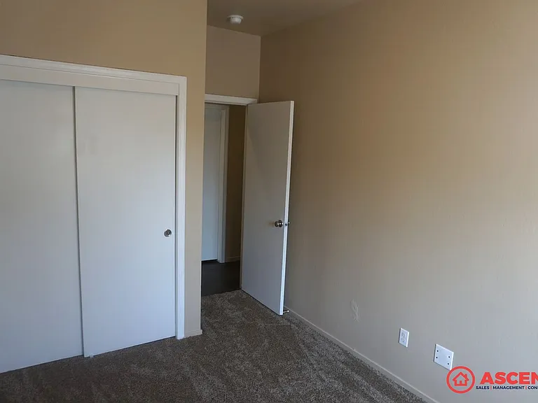 222 Harding Avenue — Photo 5