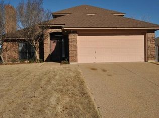 7913 Val Verde Dr, Fort Worth, TX 76123