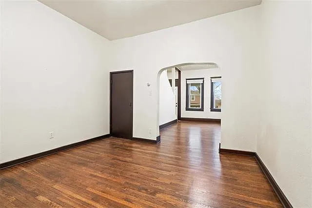 224 Linn St — Photo 4