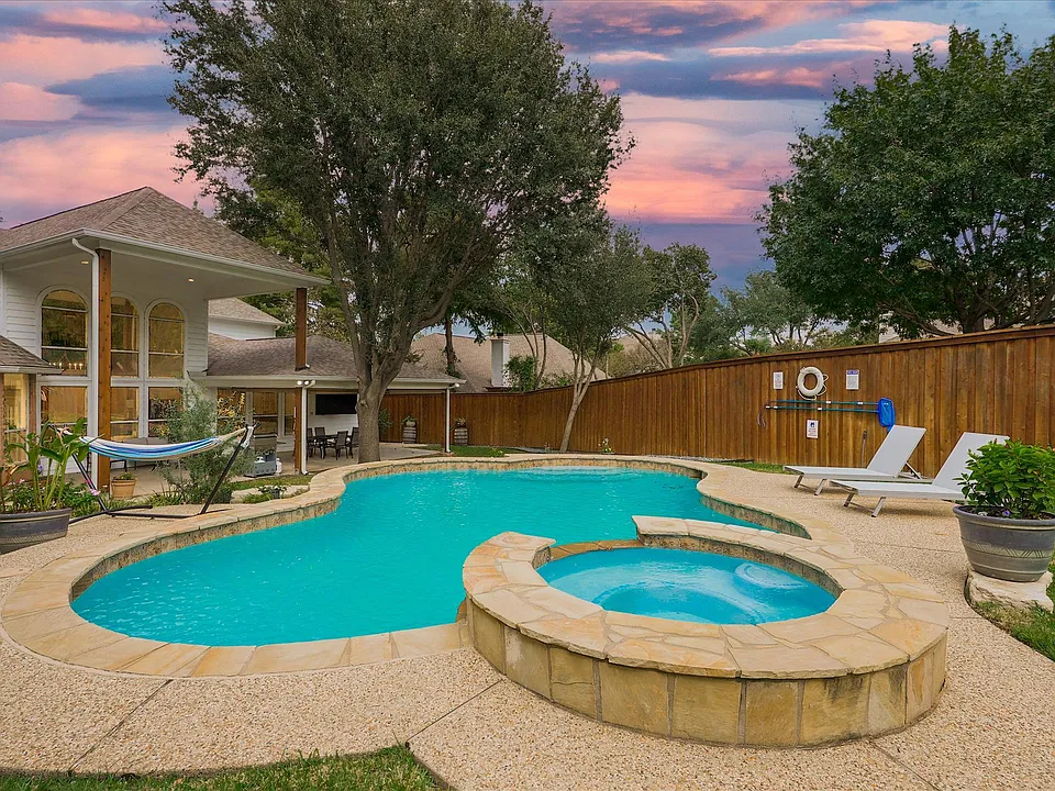2313 Kingsley Dr