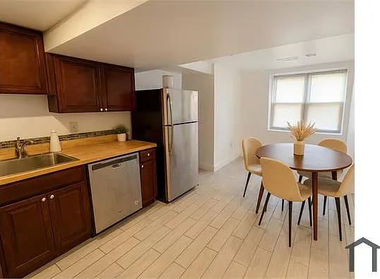 453 Newton Pl NW #3 — Photo 2